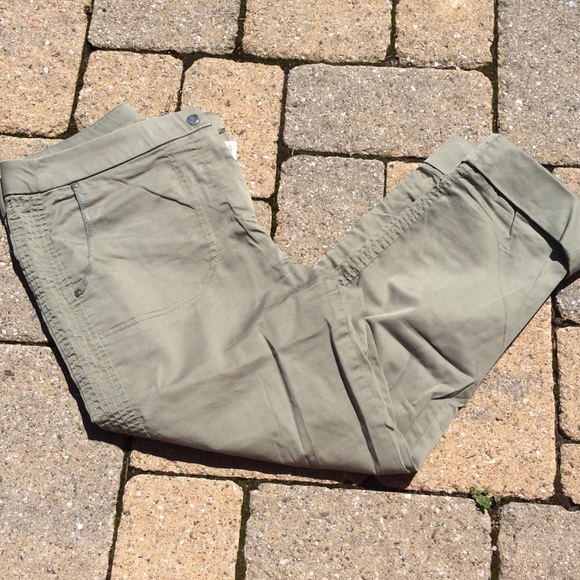 Chico's Pants - SALE 🔴 Chico's Crop Pants